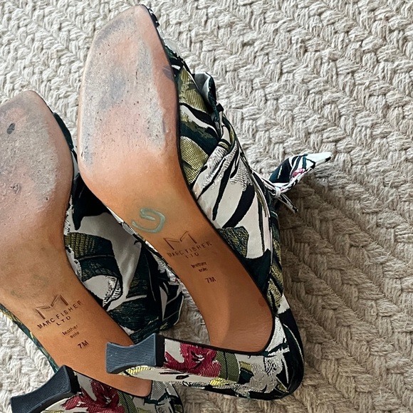 Marc Fisher Women's Tropical Brocade Floral Heeled Sandals - Picture 11 of 13